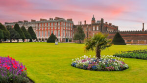 Hampton Court Palace Taxi Tour from Southampton Port